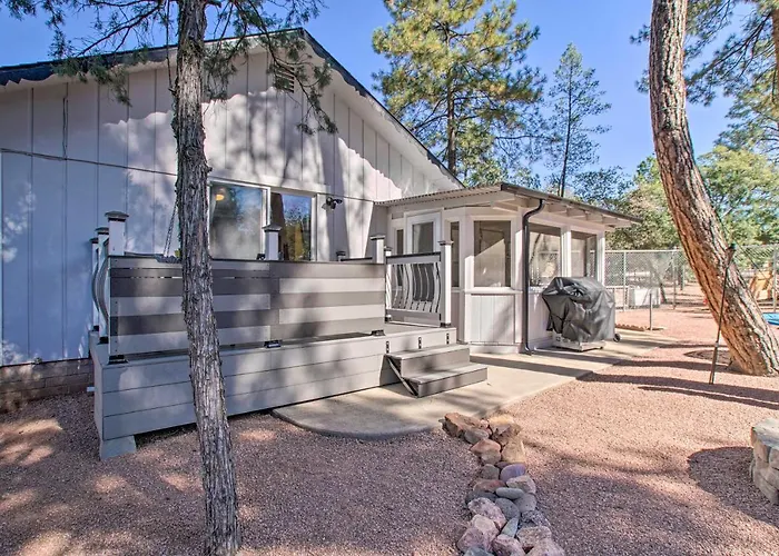 Peaceful Deck + Fire Pit: Home! Payson
